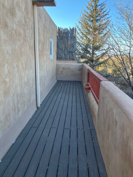 Building Photo - 3228 1/2 La Avenida de San Marcos