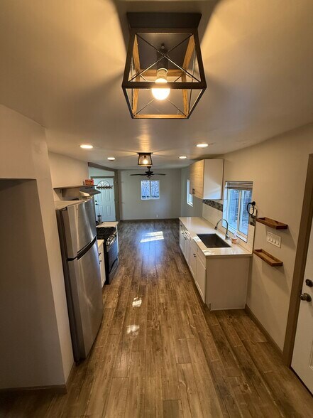 Building Photo - 2661 Newell St