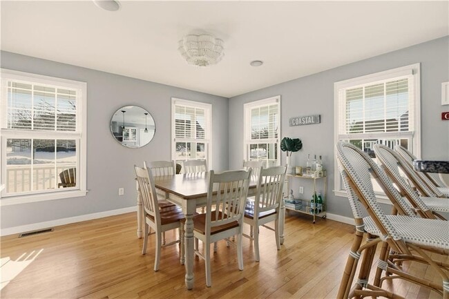 Building Photo - 105 Lilac Ln