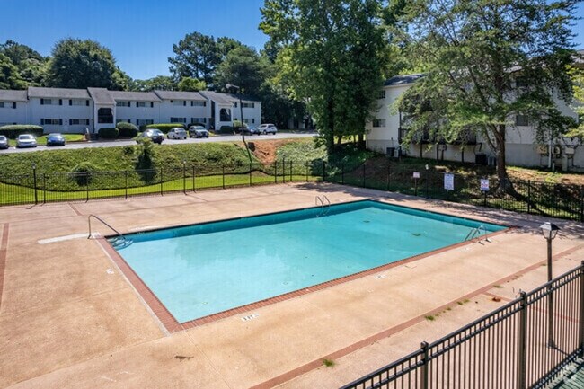 Building Photo - 2430 Kenridge Pkwy