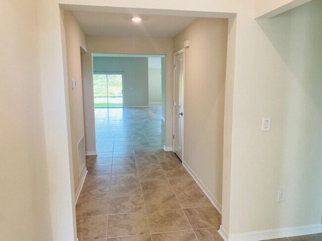 Building Photo - 1840 Ancestry Trl