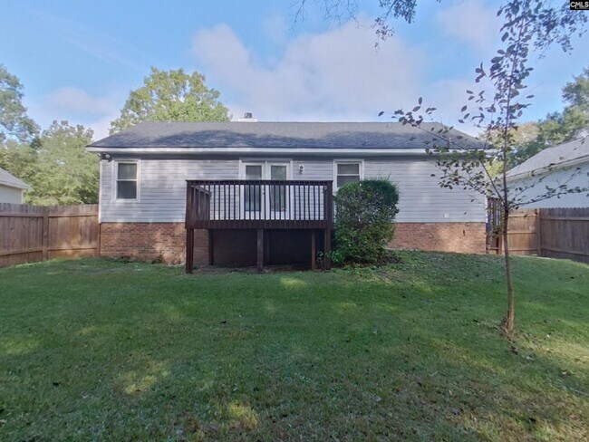 Building Photo - 208 Dutch Dr
