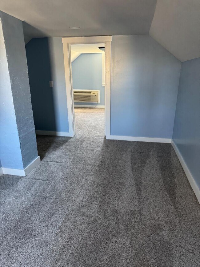 Building Photo - 226 Cumberland Dr