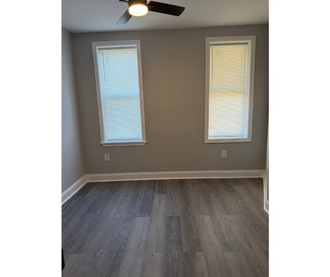 Building Photo - 3317 Ravenwood Ave