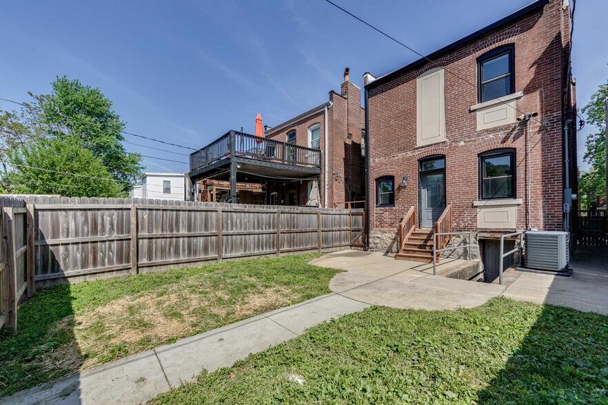 Building Photo - 4116 Flad Ave