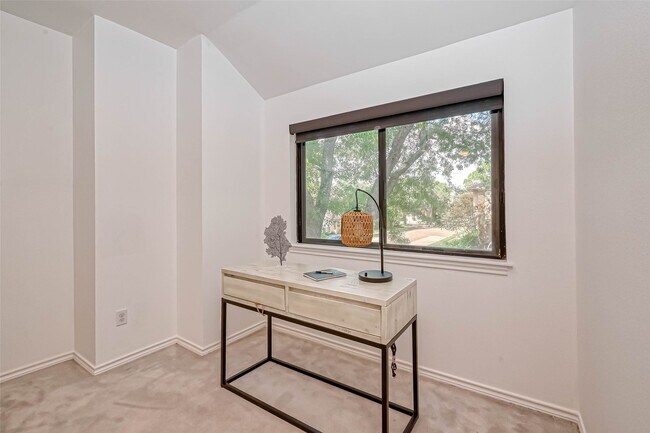 Building Photo - 5613 St Paul St