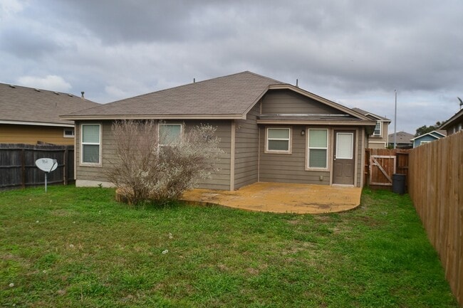Building Photo - 3 Bedroom 2 bath Home in NW San Antonio Re...