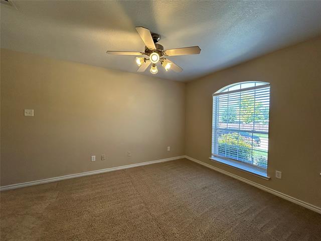 Building Photo - 205 Carriage Dr