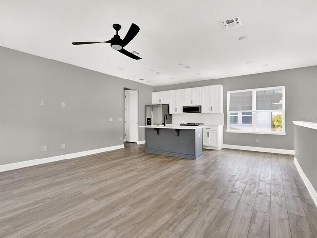 Building Photo - 13782 Grignard Aly