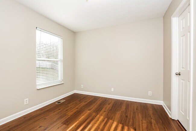 Building Photo - 2860 Paddle Wheel Dr