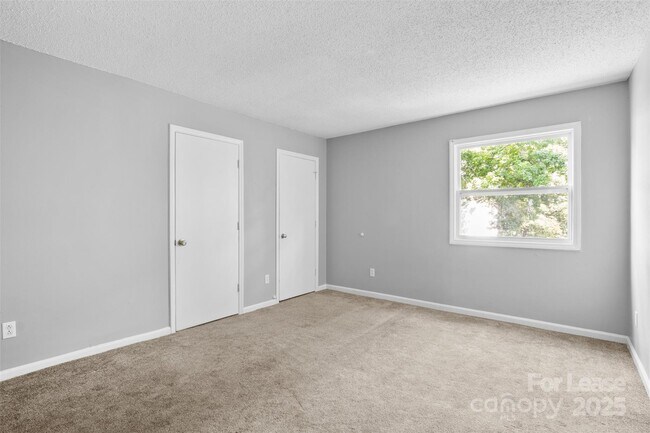 Building Photo - 7984 Shady Oak Trail