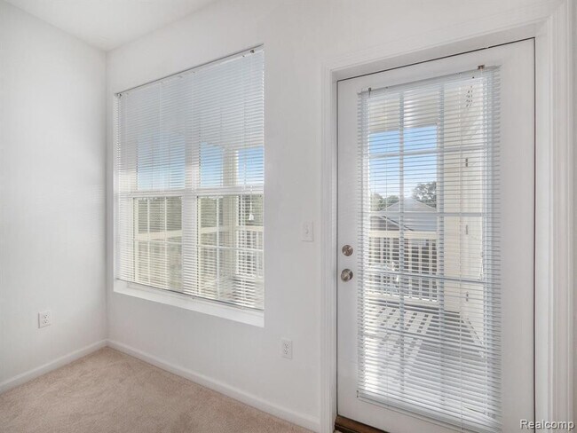 Building Photo - 964 W Summerfield Gln Cir