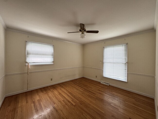 Building Photo - 1032 Belmorrow Dr