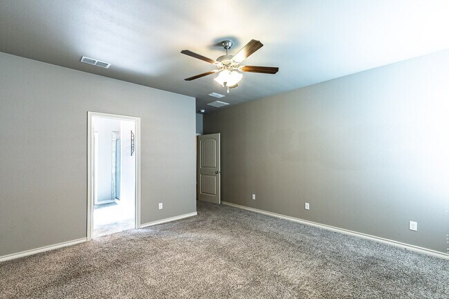 Building Photo - Outstanding 4 Bedroom Home in North Pointe!