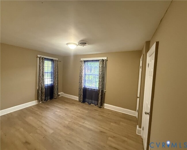 Building Photo - 335 Claremont St