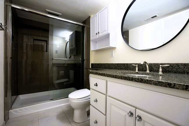 Building Photo - 6832 122nd Ave NE