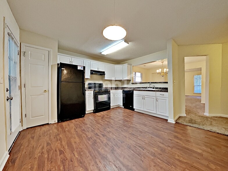 Building Photo - 4457 Grove Dr NW
