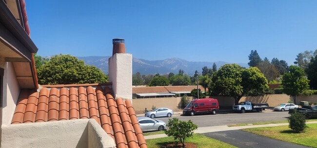 Building Photo - Fully furnished 2-bedroom, 2-bathroom town...