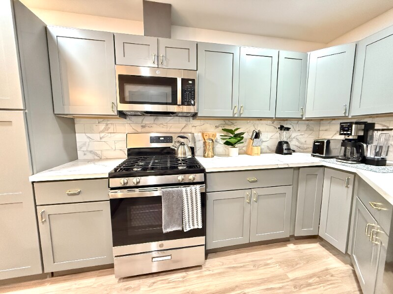 Building Photo - 3229 S Sherbourne Dr