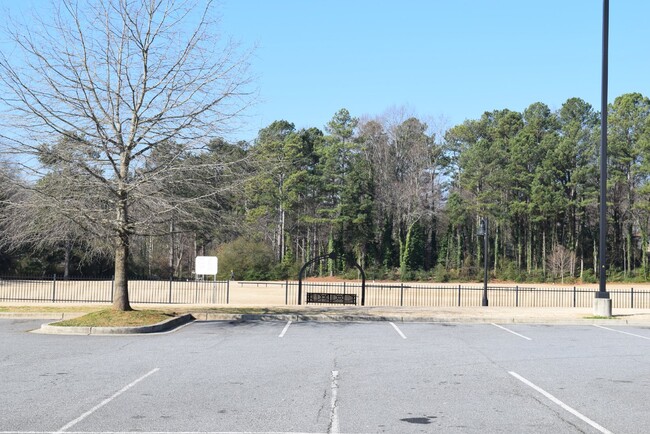 Building Photo - 272 Toweridge Dr SW