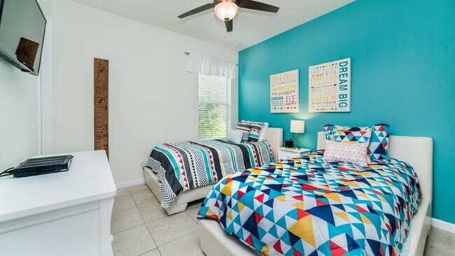 Building Photo - 4079 Oak Tree Dr
