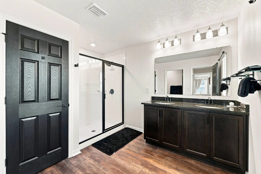 Building Photo - 455 Overpool Ave
