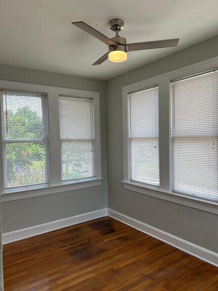 Office / Study- light and bright - 768 Acosta St