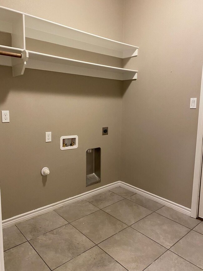 Building Photo - Beautiful 4 Bedroom in Desert Ridge