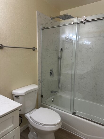 Building Photo - 1341 Drake Dr