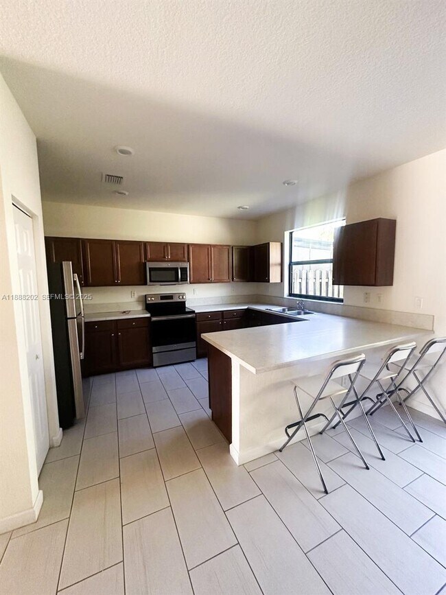 Building Photo - 11958 SW 151 Ave