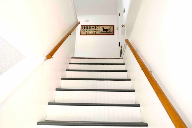 Building Photo - 1708-1710-1710 Horseshoe Cir