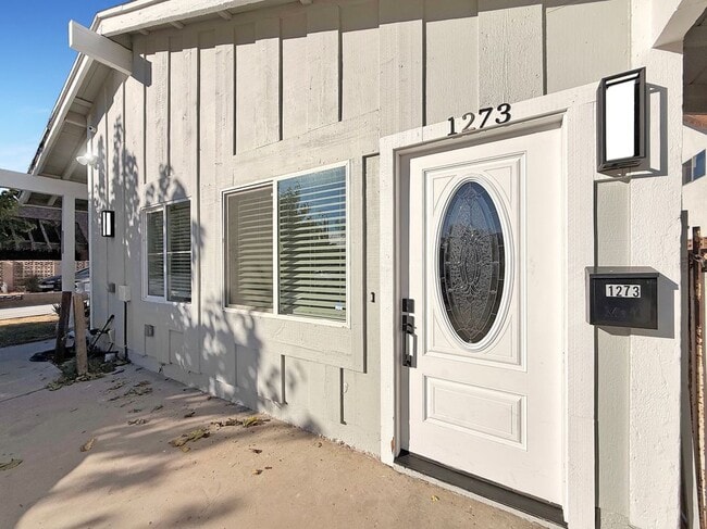 Building Photo - 1273 Donatello St