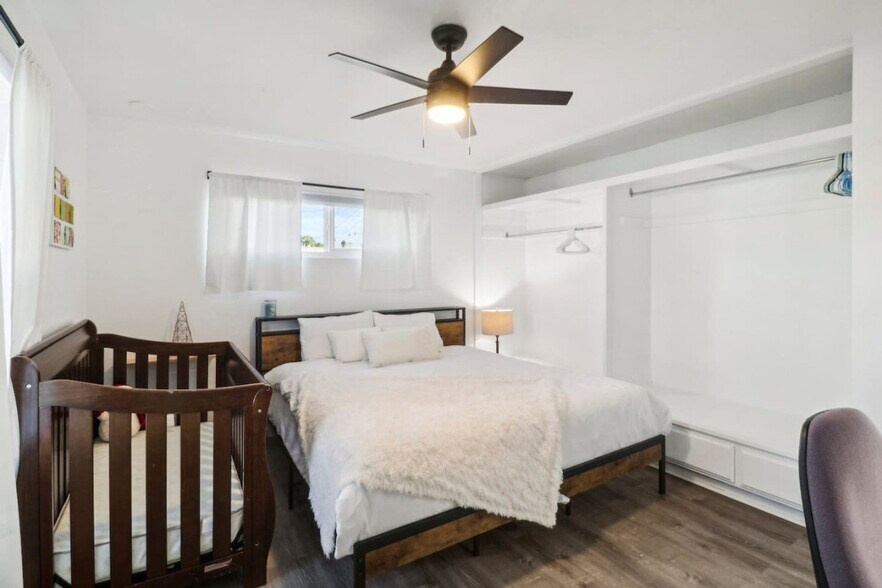 Building Photo - 1319 Lexington Ave