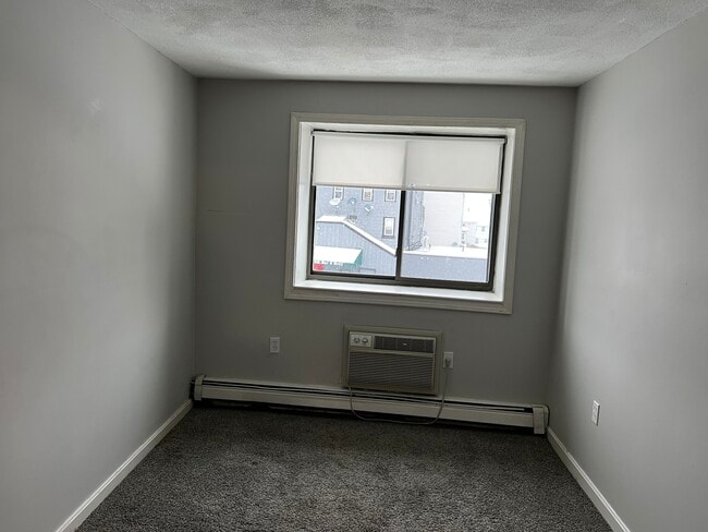 Building Photo - 85 Broad Street Apartment