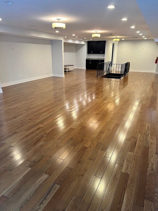 Building Photo - 3909 W Howard St