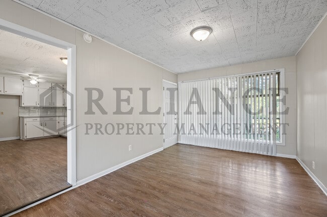 Building Photo - 4949 E Orme St