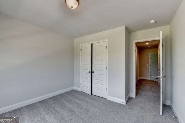 Building Photo - 7309 Yewtree Dr
