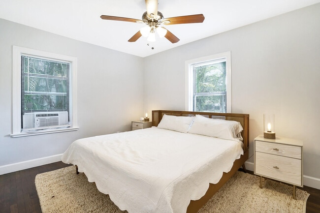 Building Photo - 413 36th St