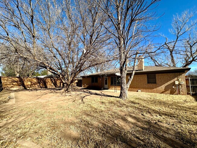 Building Photo - 7006 Vinton Ave