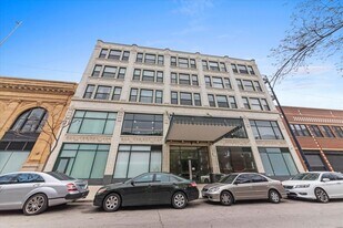 Building Photo - 4715 N Racine Ave