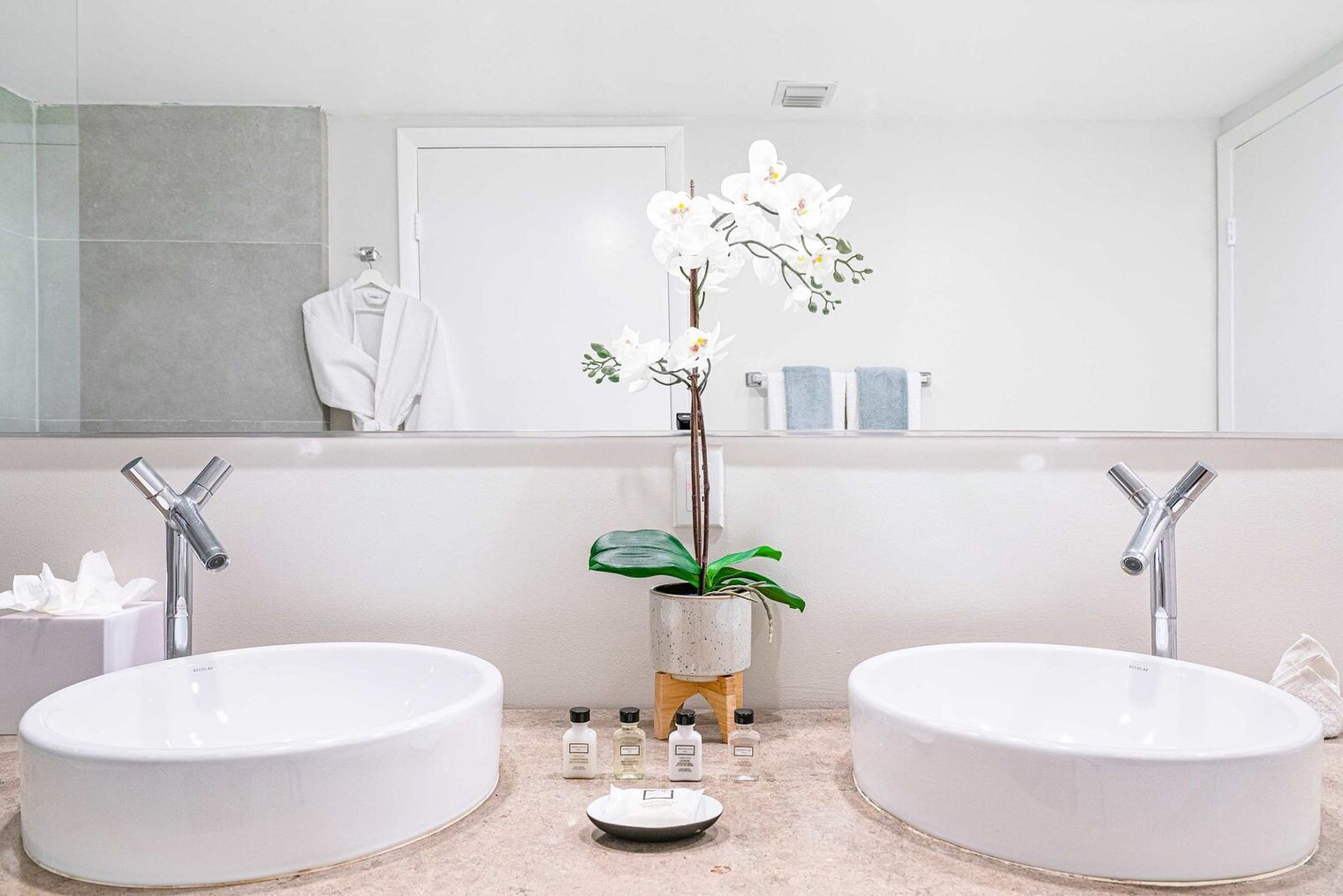 Building Photo - 485 Brickell Ave