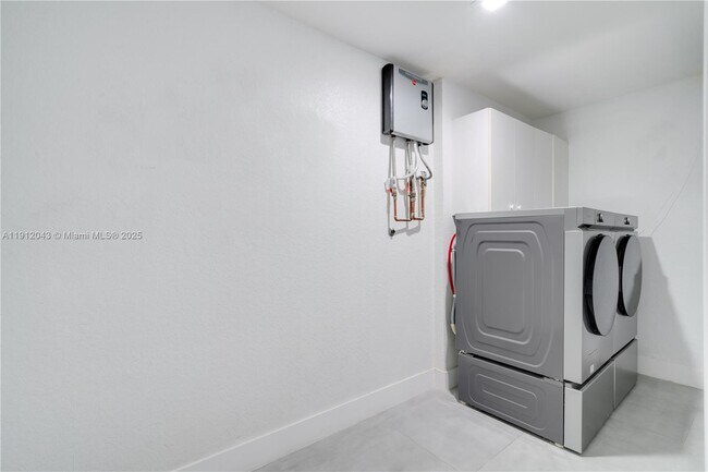 Building Photo - 11583 NW 69th Terrace