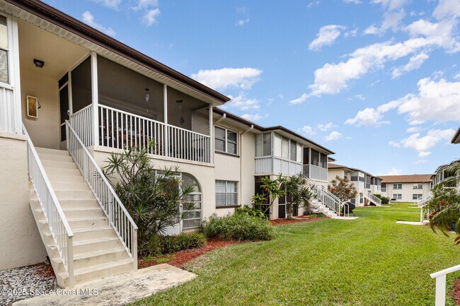 Building Photo - 1047 Small Ct