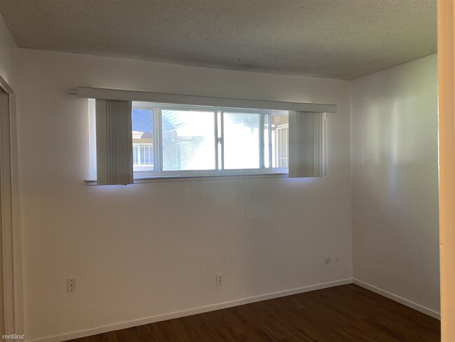 Building Photo - 2 br, 1 bath Condo - 9054 Montoya Street