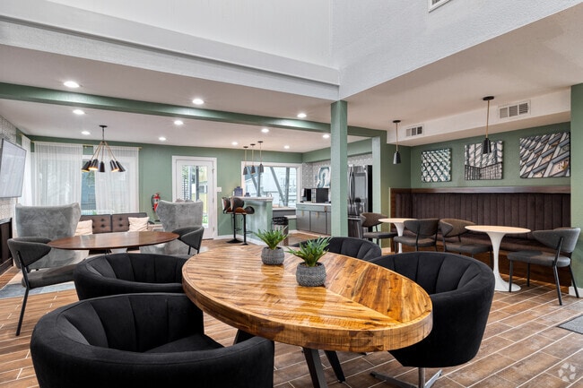 Clubhouse Lounge - The Lantern