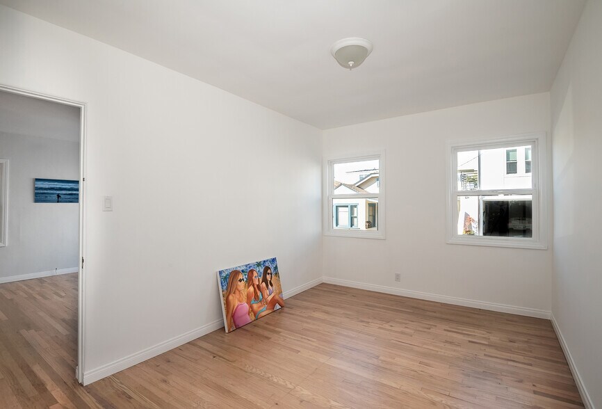 Building Photo - 138 35th St