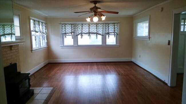 Living room to catch the evening sun - 2413 B Ave NE