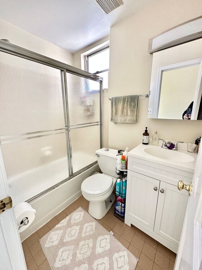 Building Photo - 0394 - Souliotis