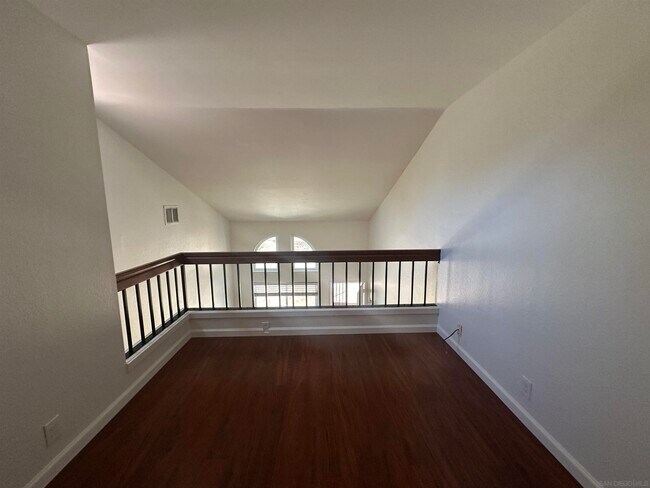 Building Photo - 4050 Rosenda Ct
