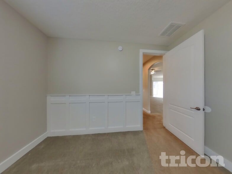 Building Photo - 10885 Chitwood Dr